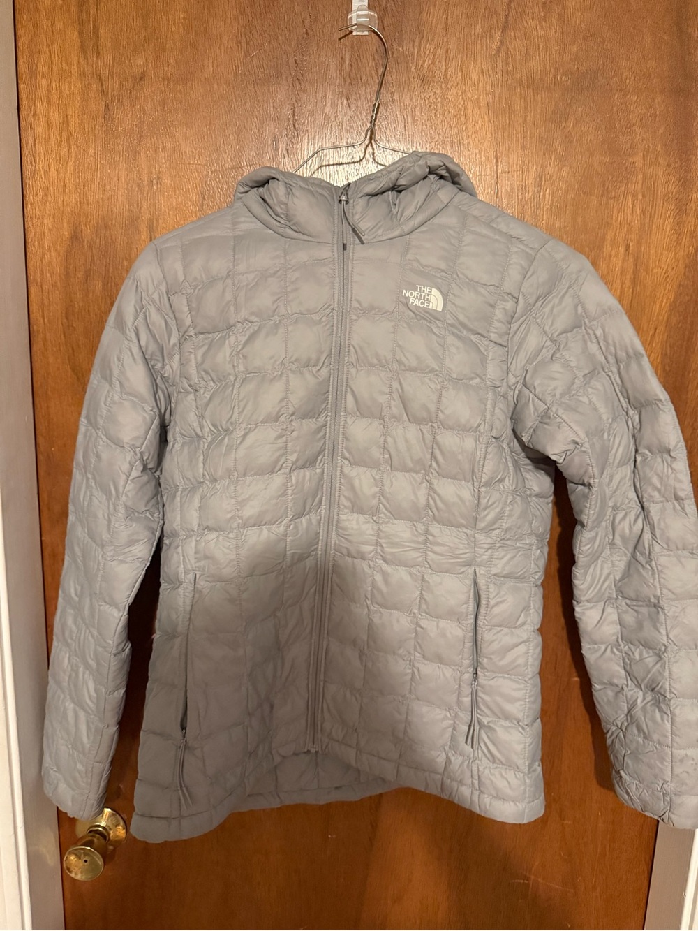 The North Face Womens Light Gray Packable Hooded Jacket